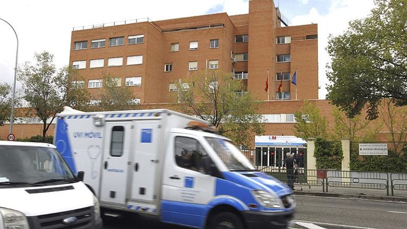 El médico que trató a Teresa Romero ha mostrado su preocupación por cómo se aplicó el protocolo de seguridad 