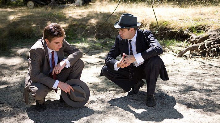 Amar en tiempos revueltos - Episodio  2