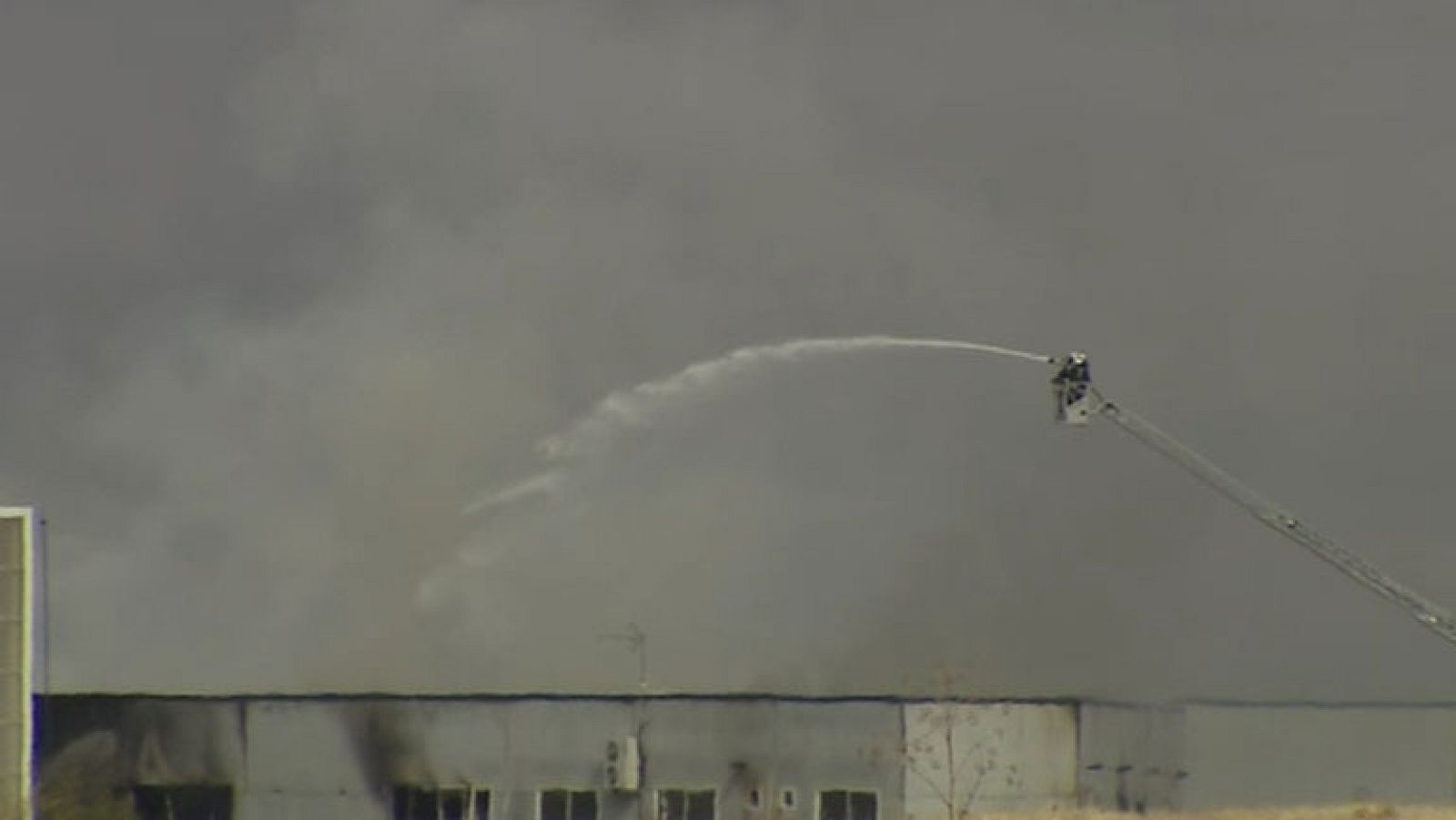 Una explosión química en Campo Real, en Madrid, obliga provoca una nube tóxica