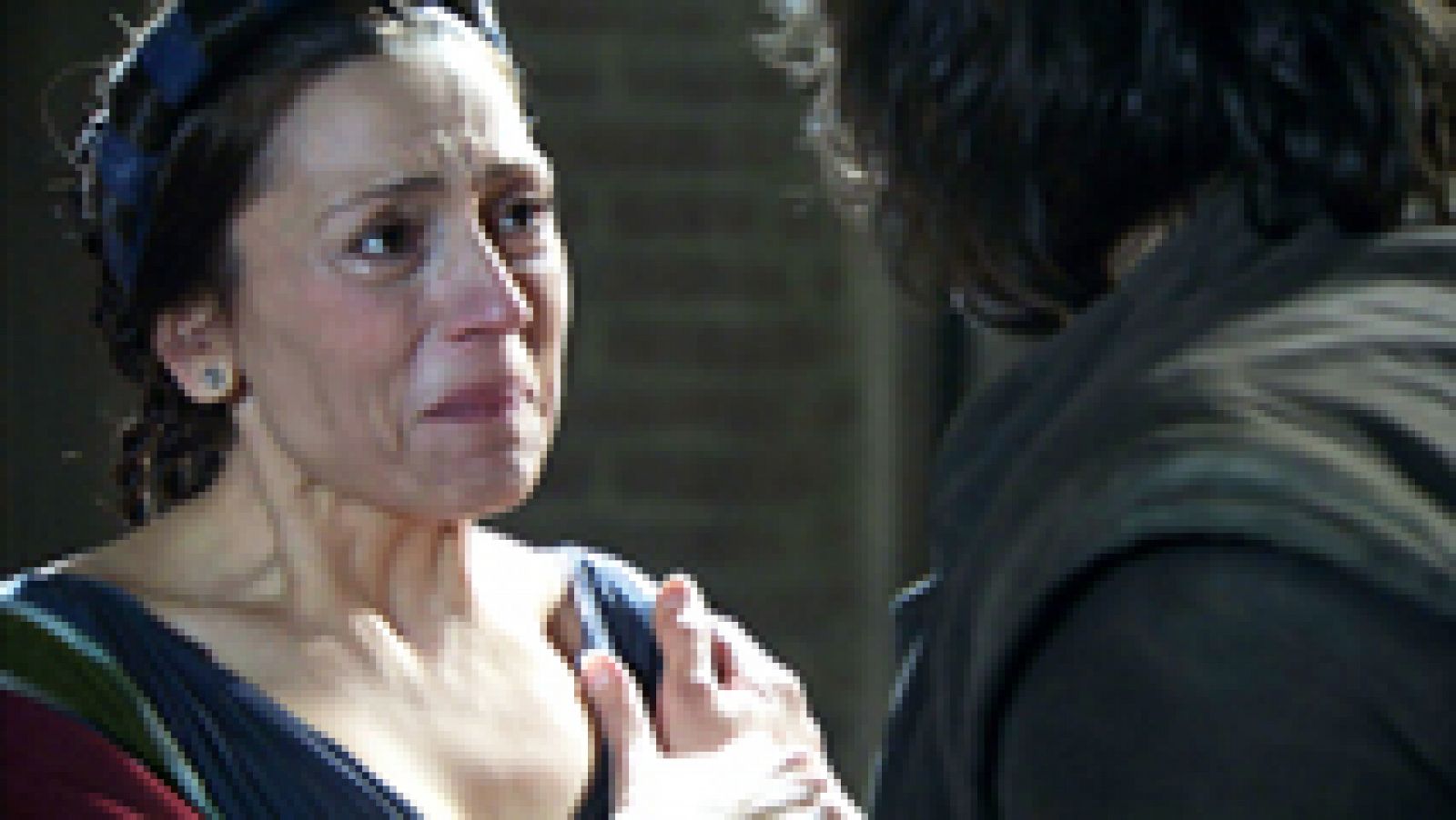 Águila Roja - Catalina a Gonzalo: "Dile a Cipri que lo amaré siempre" | Ver