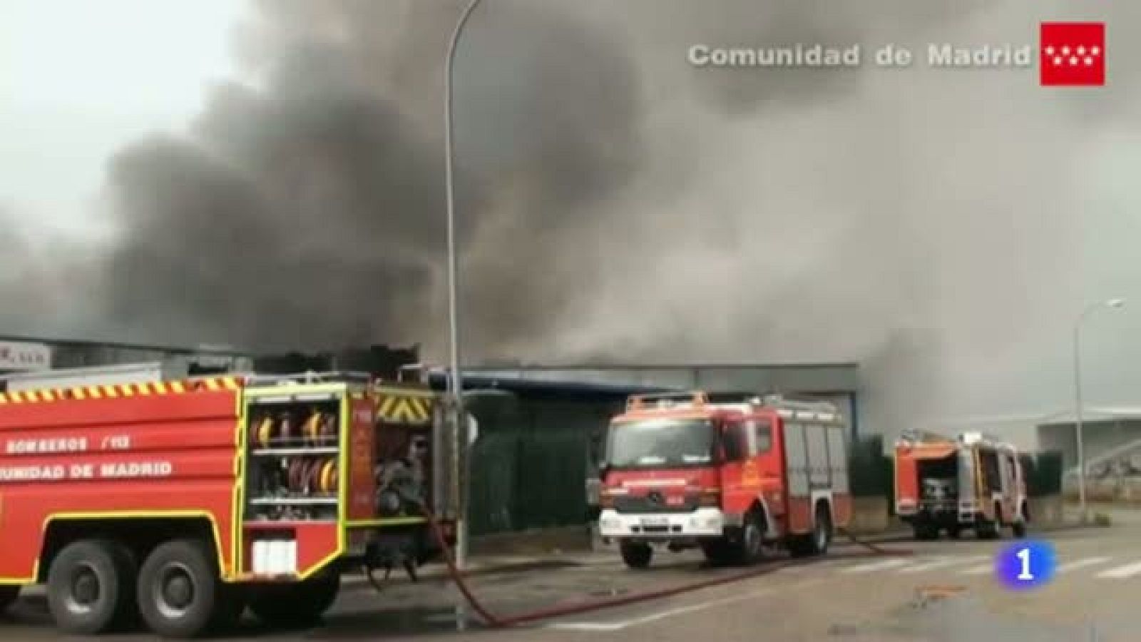 Una trabajadora herida en el incendio de una nave química en Campo Real