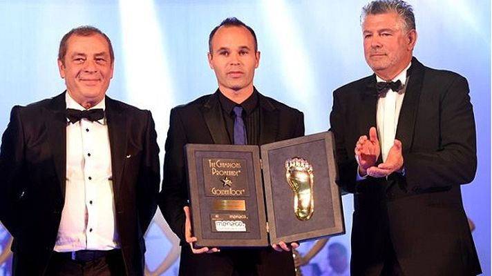 Telediario 1 - Iniesta gana el Golden Foot 2014