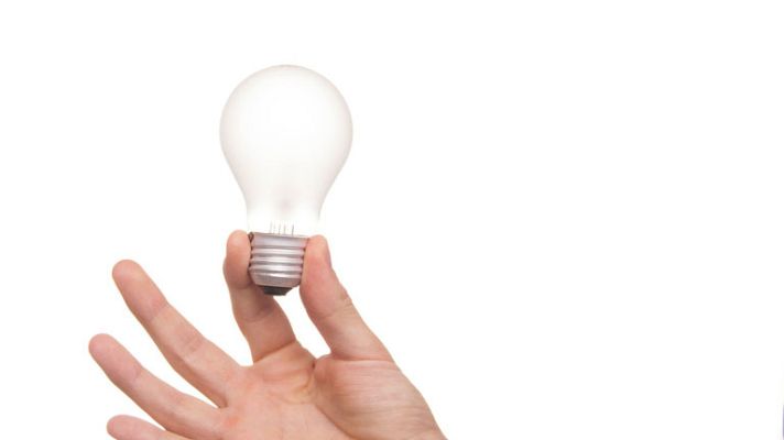 Telediario 1 - Cómo contratar el bono social de la electricidad