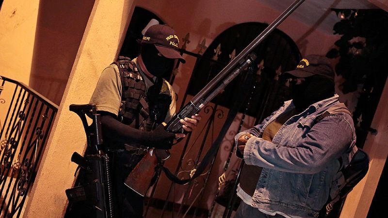 Los 28 cadáveres encontrados en una fosa común de México no son de los estudiantes desaparecidos hace casi tres semanas