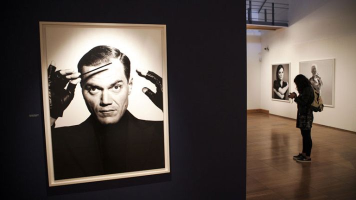 Telediario 1 - Bryan Adams expone en Lisboa