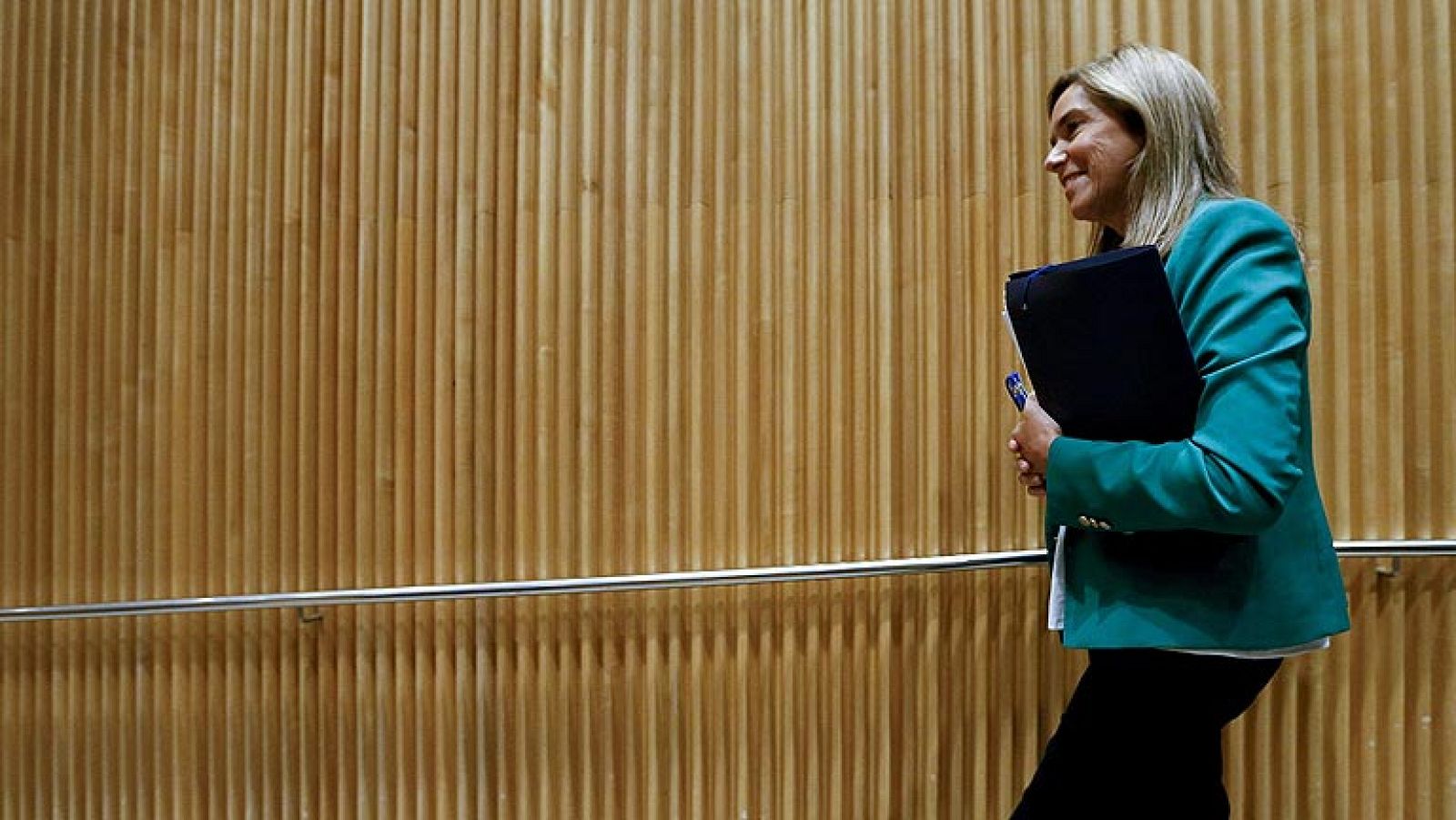 Mato admite que "no todo se ha hecho bien" en la crisis del ébola tras las críticas de la oposición | Ver