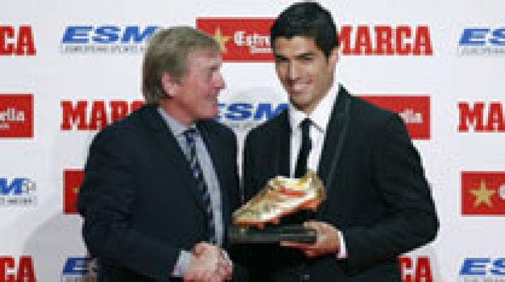 Luis Suárez recibe su Bota de Oro