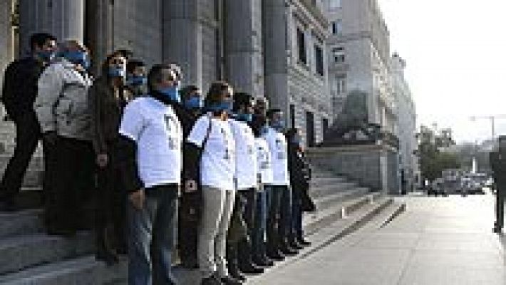 Telediario 1 - La ley de seguridad ciudadana inicia su trámite