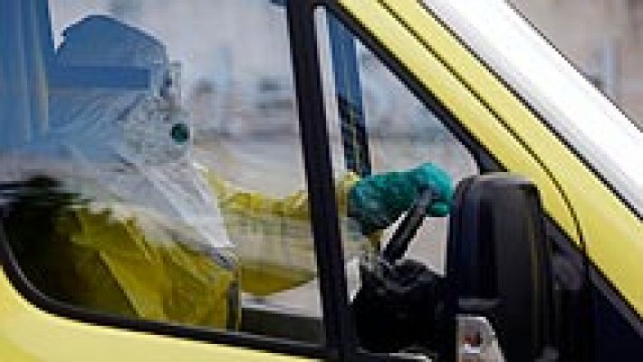 Telediario 1 - Seis ingresados en Madrid y Tenerife por posible ébola