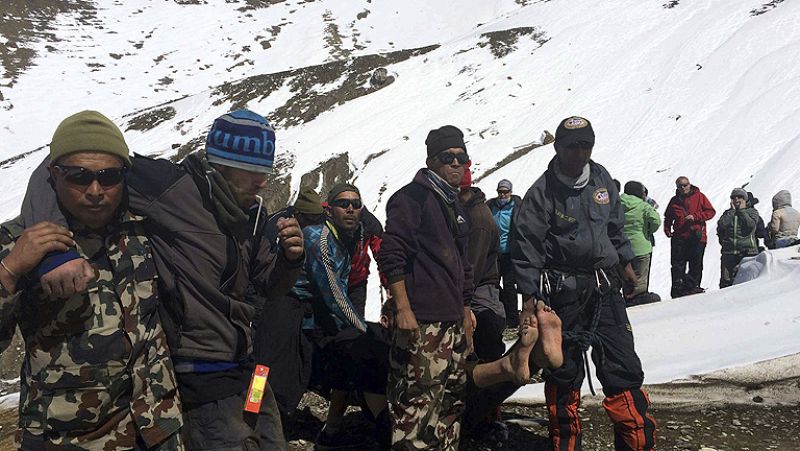 Nepal sufre una de sus mayores tragedias turísticas y de montañismo