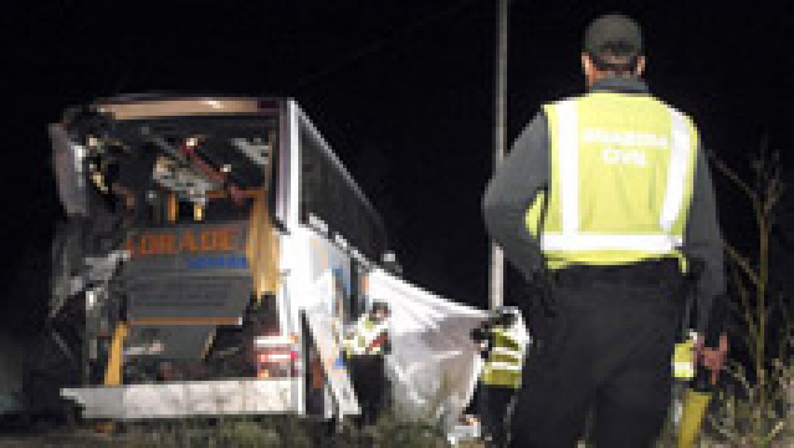 Informativo 24h: Mueren tres personas y al menos 26 resultan heridas al chocar dos autobuses en Torquemada, Palencia | RTVE Play