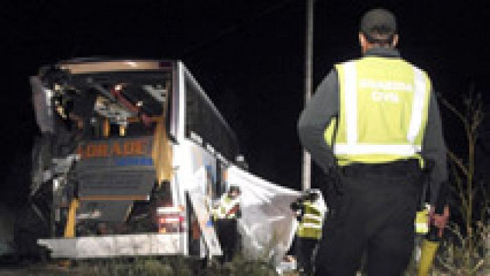 Mueren tres personas y al menos 26 resultan heridas al chocar dos autobuses en Torquemada, Palencia
