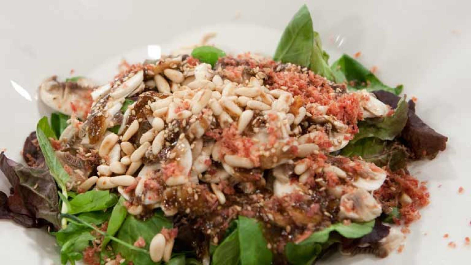 Ensalada de hoja de roble con berros y champi-piñones