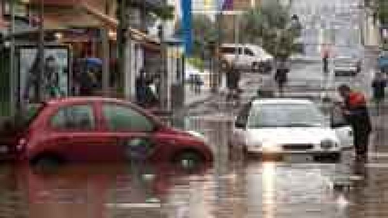 Canarias intenta recuperar la normalidad tras la intensa tromba de agua que cayó en varios puntos del archipiélago