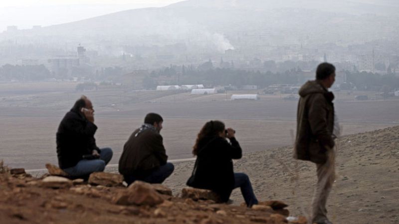 Turquía pedirá a los combatientes kurdos de Irak cruzar la frontera para luchar contra los yihadistas 