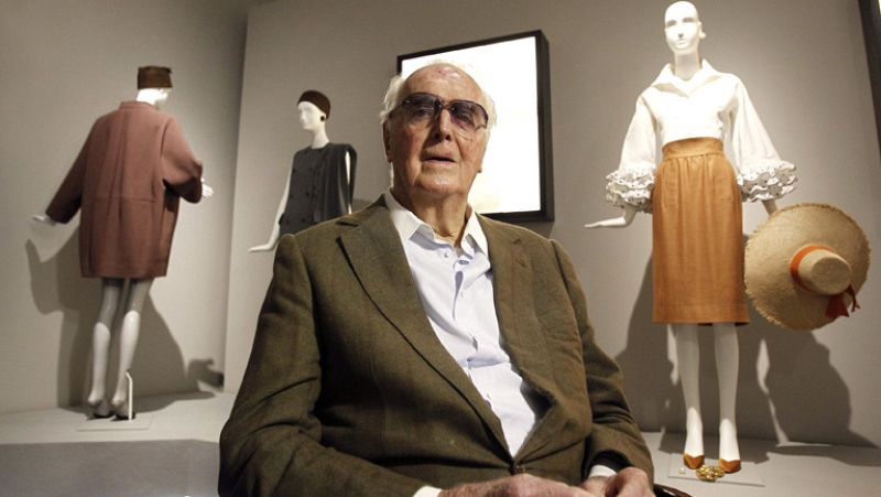 Givenchy cuelga su costura en el Thyssen 