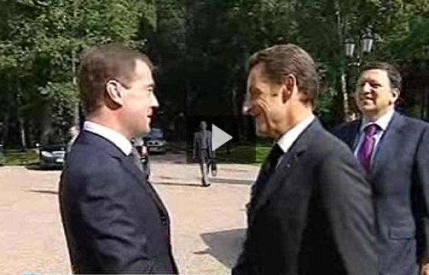  - Sarkozy se reúne con Medviédev