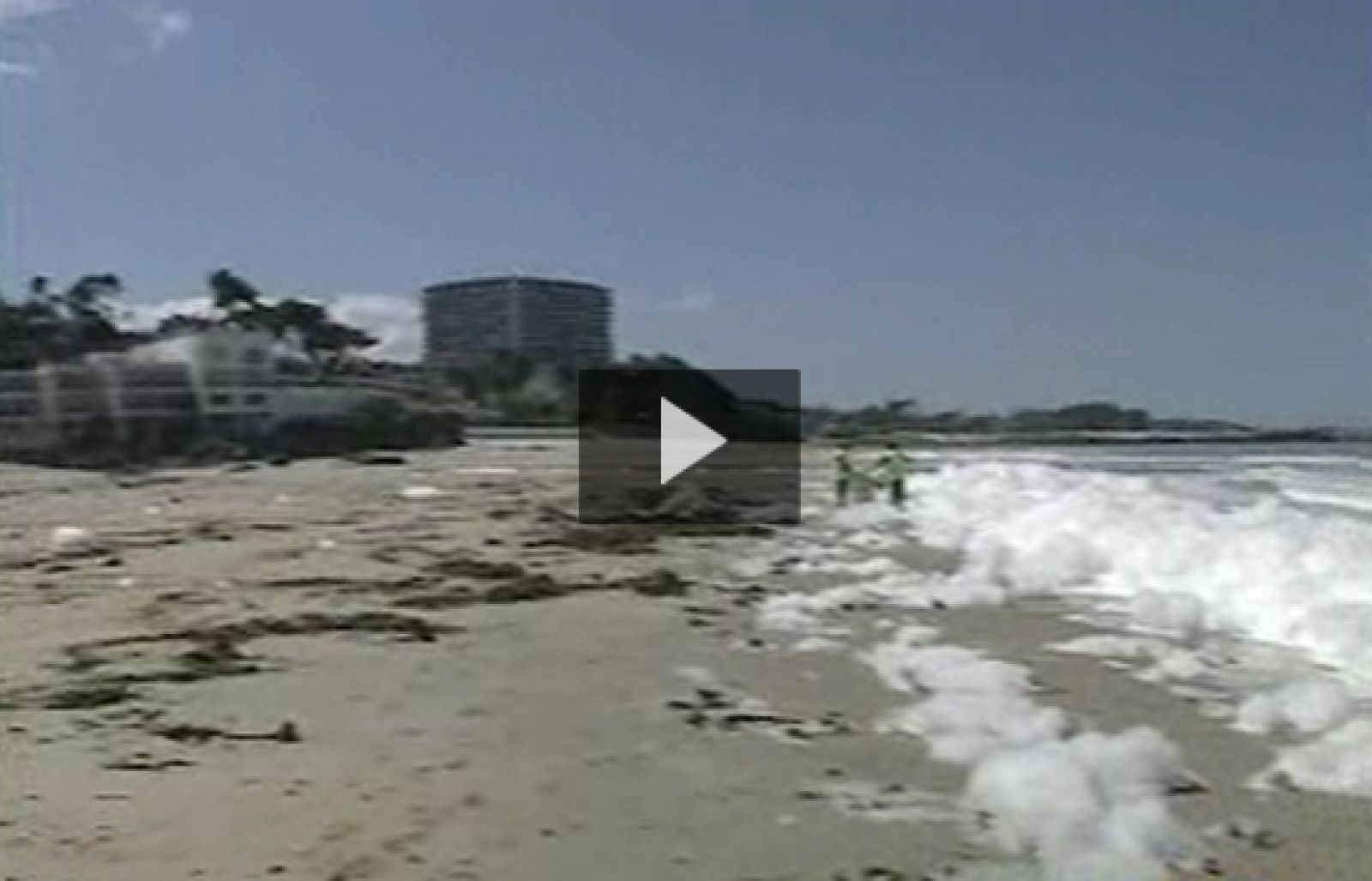 La Playa de Samil ya está limpia asegura la Xunta