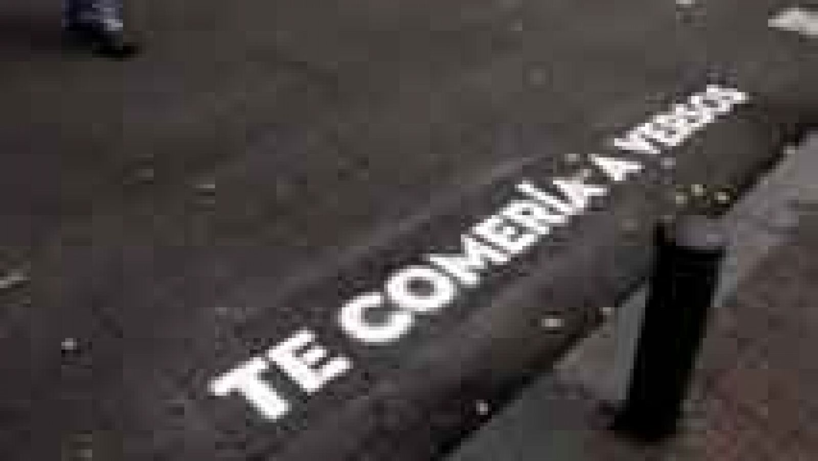 Varios artistas inundan de poemas los pasos de peatones de Madrid