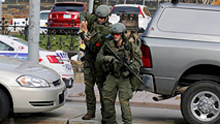 Telediario 1 - La policía de Canadá abate a un tirador y persigue a varios sospechosos cerca del Parlamento