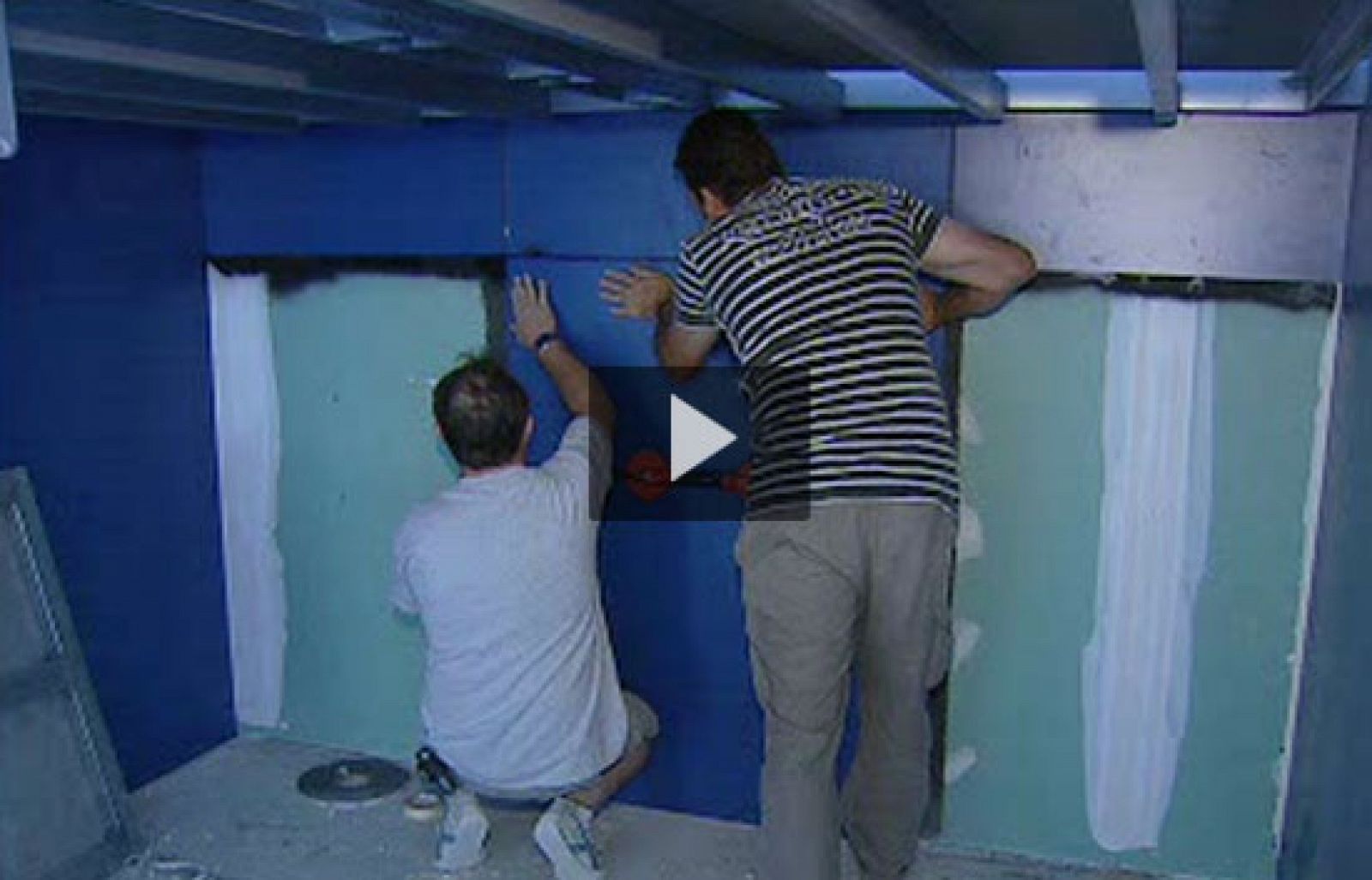 Hotel de bajo coste con material prefabricado | Ver