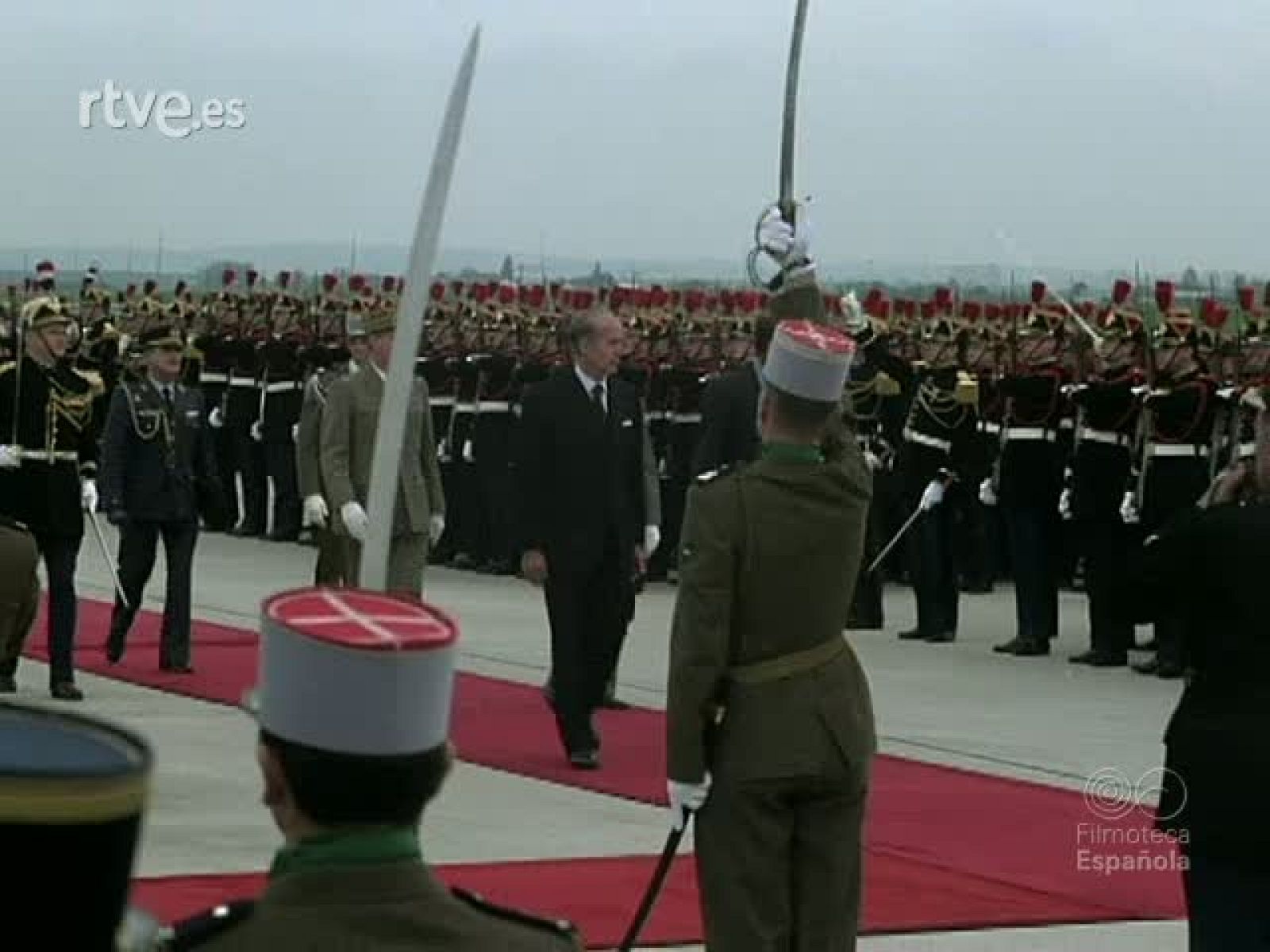 LOS REYES DE ESPAÑA EN PARIS | Ver