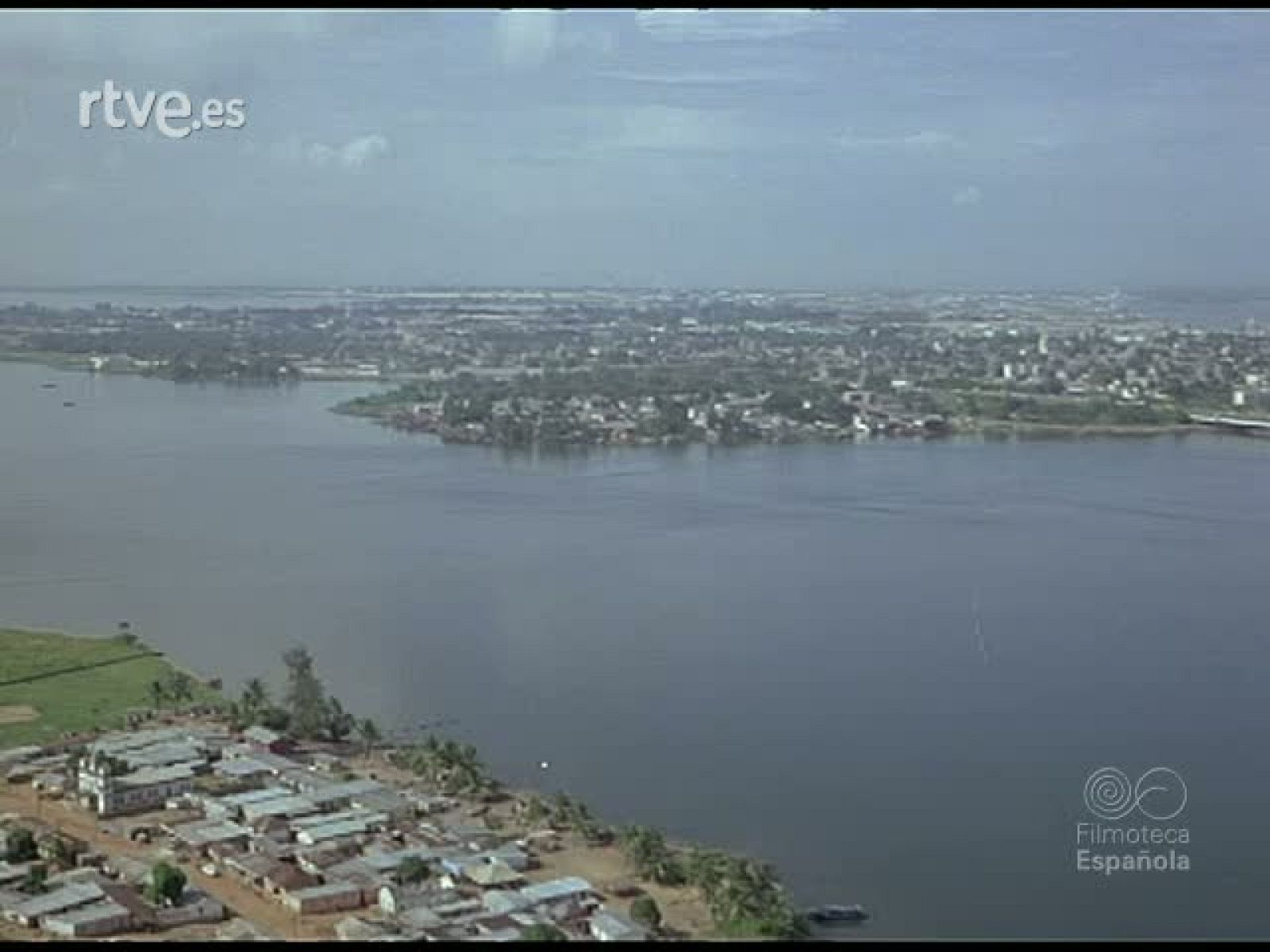 LOS REYES DE ESPAÑA EN COSTA DE MARFIL Y GUINEA