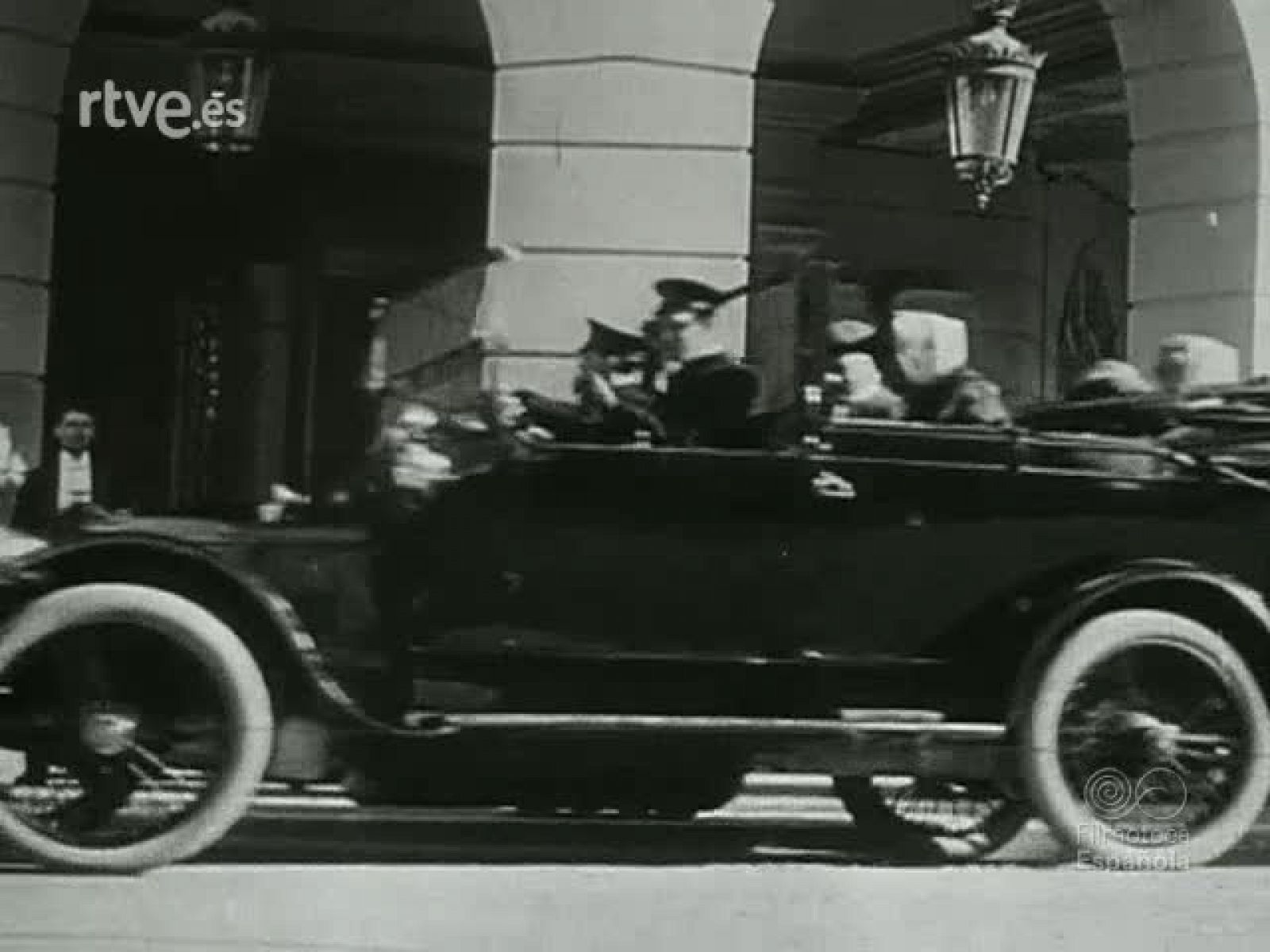 EXPOSICION DE HORTICULTURA EN FRANCIA - Archivo Real (Alfonso XIII) | Ver