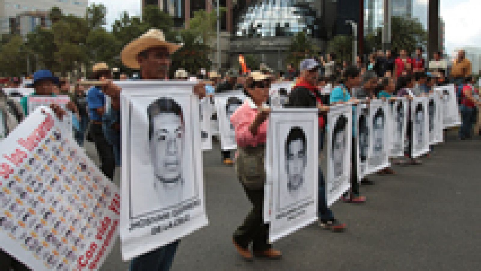 Informativo 24h: Un mes de la desaparición de 43 alumnos en México | RTVE Play