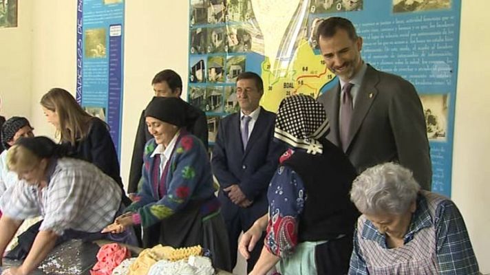 Los Reyes entregan el "Premio al Pueblo Ejemplar" a Boal