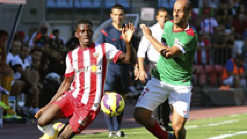 Un gol de Etxeita ha dado aire al Athletic Club, que ha conseguido tres puntos vitales para su recuperación en su visita al Estadio de los Juegos Mediterráneos de Almería.