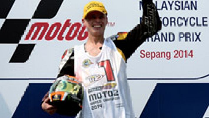 Tito Rabat llega a Barcelona con el título de Moto2 bajo el brazo