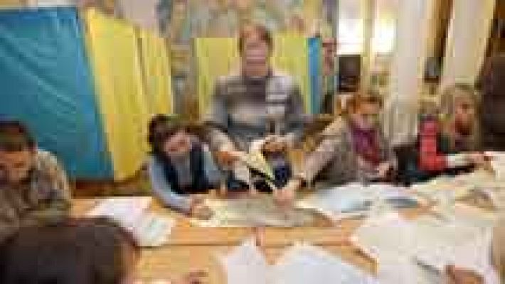 Telediario 1 - Victoria de los europeístas y nacionalistas en Ucrania