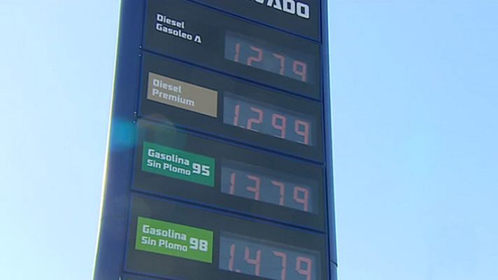 Telediario 1 - Hacienda descontará cerca de 400 millones de euros de la devolución del céntimo sanitario