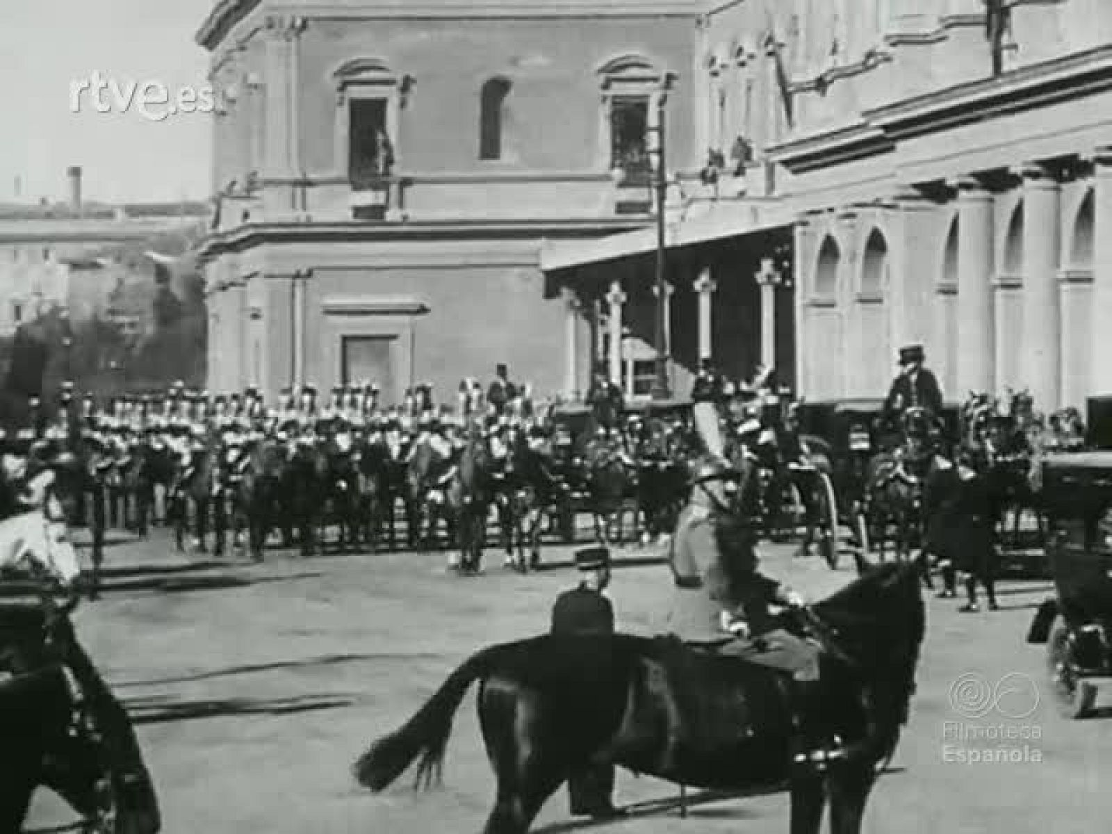 VIAJE A ITALIA DE LOS REYES DE ESPAÑA - Archivo Real (Alfonso XIII) | Ver