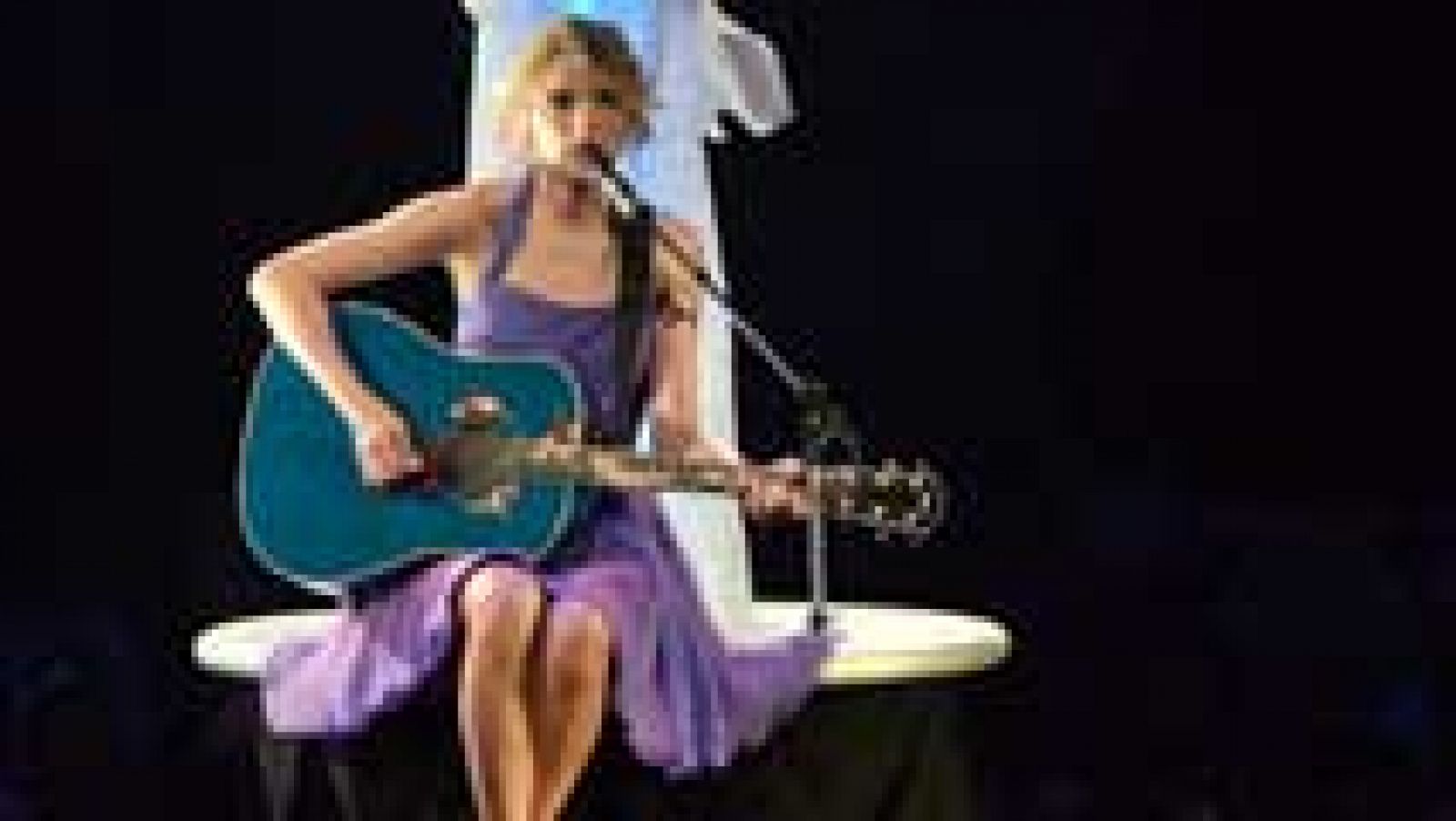 Taylor Swift celebra un concierto secreto con canciones de su último álbum