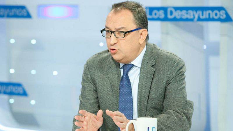 Lluís Bassets, periodista: "Esto es la actualidad, pero es la tragedia de toda la vida: dinero y poder se mezclan"