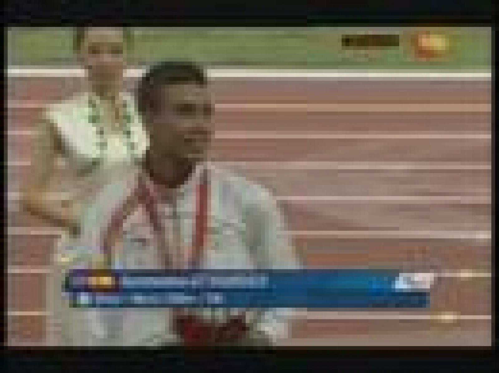 Ait Khamouch, el atleta que llegó en patera, logra la plata.