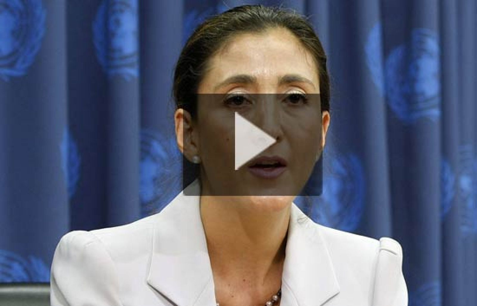  Ingrid Betancourt personifica, según el jurado, a todos los que están privados de libertad por defender los derechos humanos y luchar contra la violencia terrorista, la corrupción y el narcotráfico. La política colombiana pasó seis años de cautiverio en manos de las FARC. 