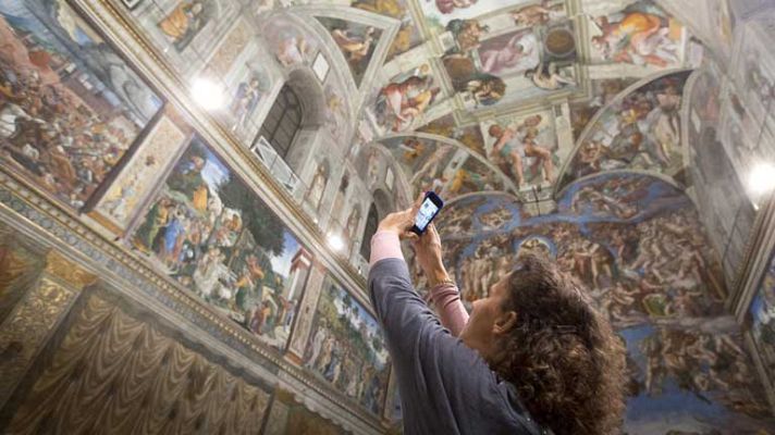 Telediario 1 - La Capilla Sixtina inaugura un novedoso sistema de alumbrado