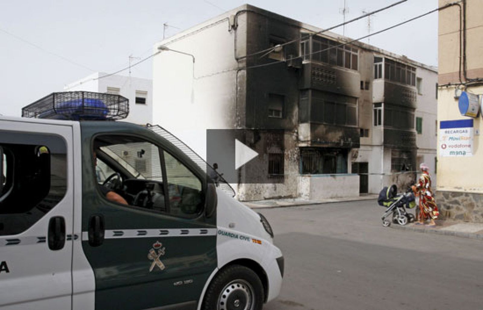 Dos detenidos en Roquetas por su presunta implicación en la muerte del senegalés | Ver