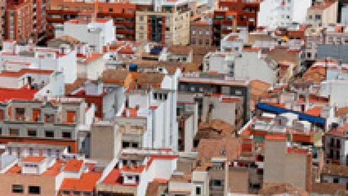 Telediario 1 - Las casas antiguas que se vendan por menos de 400.000 euros mantienen parte de la rebaja fiscal