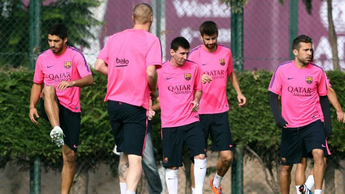 Telediario 1 - Piqué se cae de la convocatoria de Luis Enrique