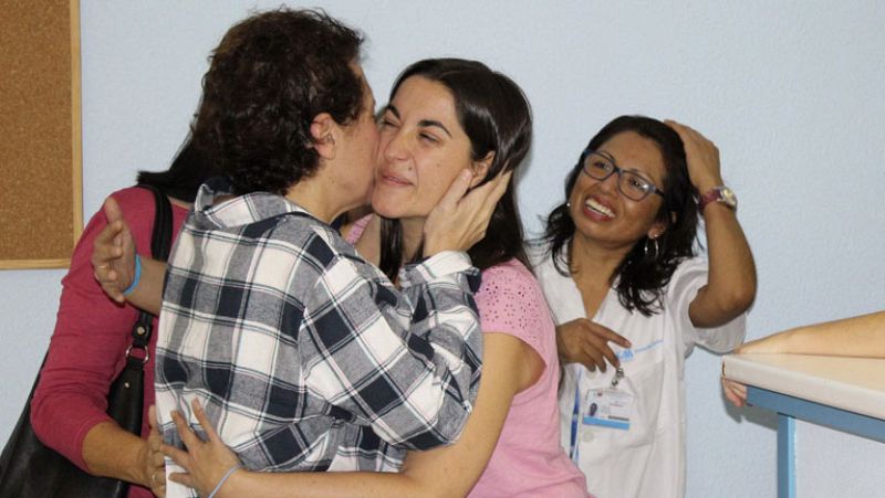 Teresa Romero recibe sus primeras visitas