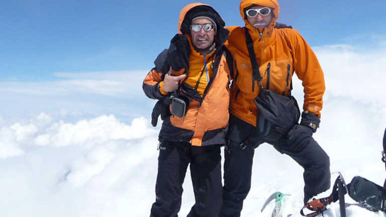  Al filo de lo imposible - Esquí de travesia y escalada en Georgia - ver ahora