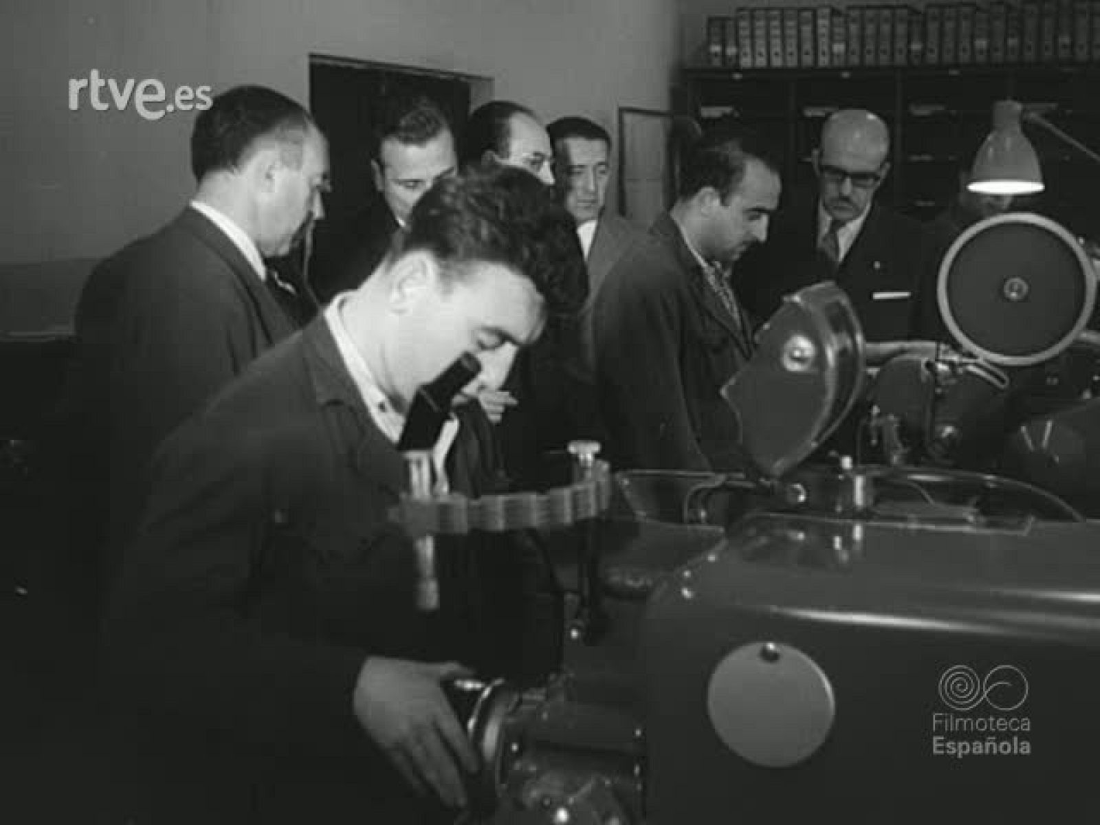 ANDRE DEBRIE EN ESPAÑA - Documentales Blanco y Negro | Ver