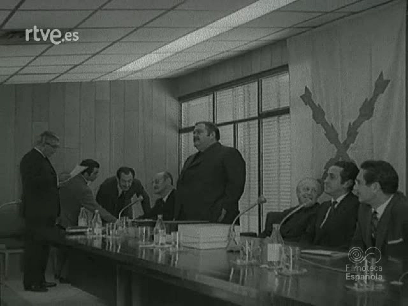 ASAMBLEA NACIONAL DE EMPLEADOS DE NOTARIAS - Documentales Blanco y Negro | Ver