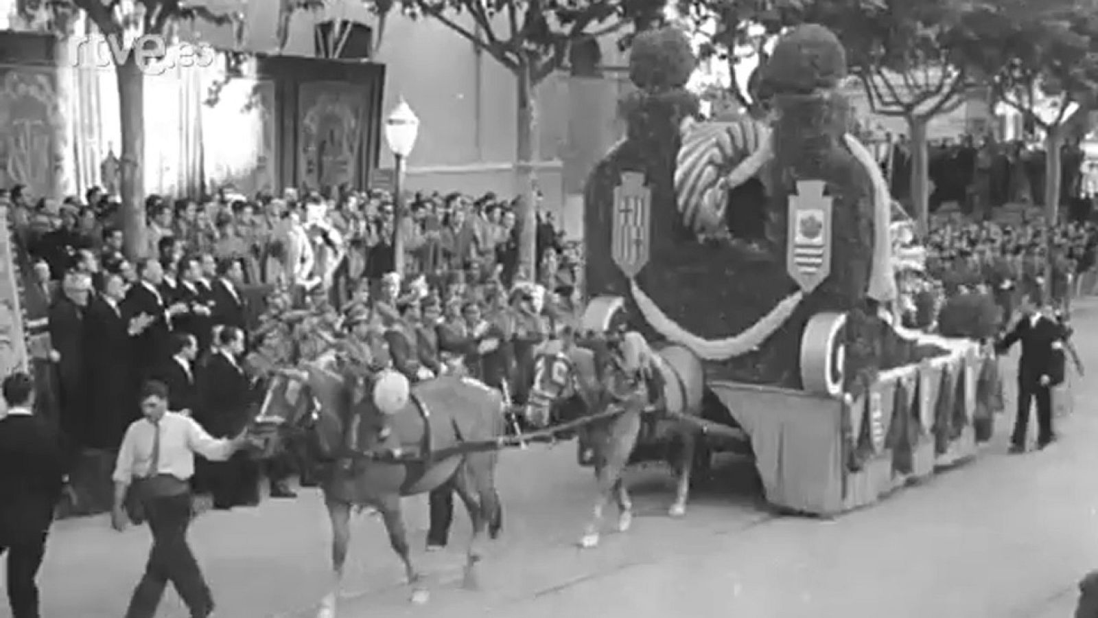 BARCELONA. ERA FRANCO 1939 - 1975. CAPITAL DE LA NACION - Documentales Blanco y Negro | Ver