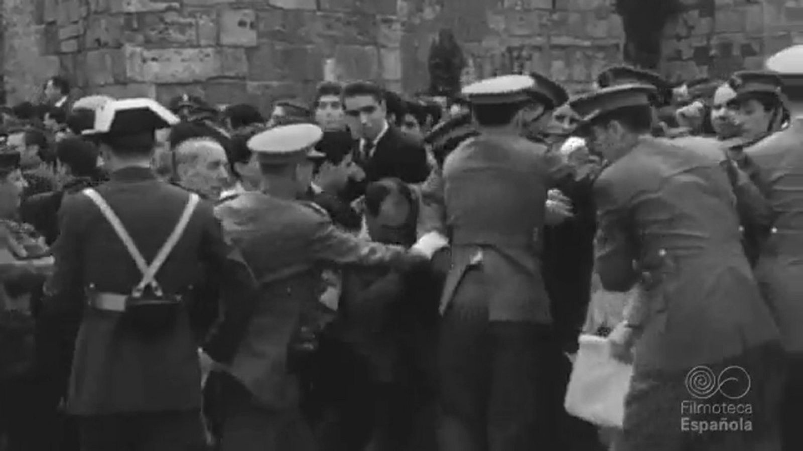 BARCELONA. ERA FRANCO 1939 - 1975. FRANCO LLEGA A BARCELONA - Documentales Blanco y Negro | Ver