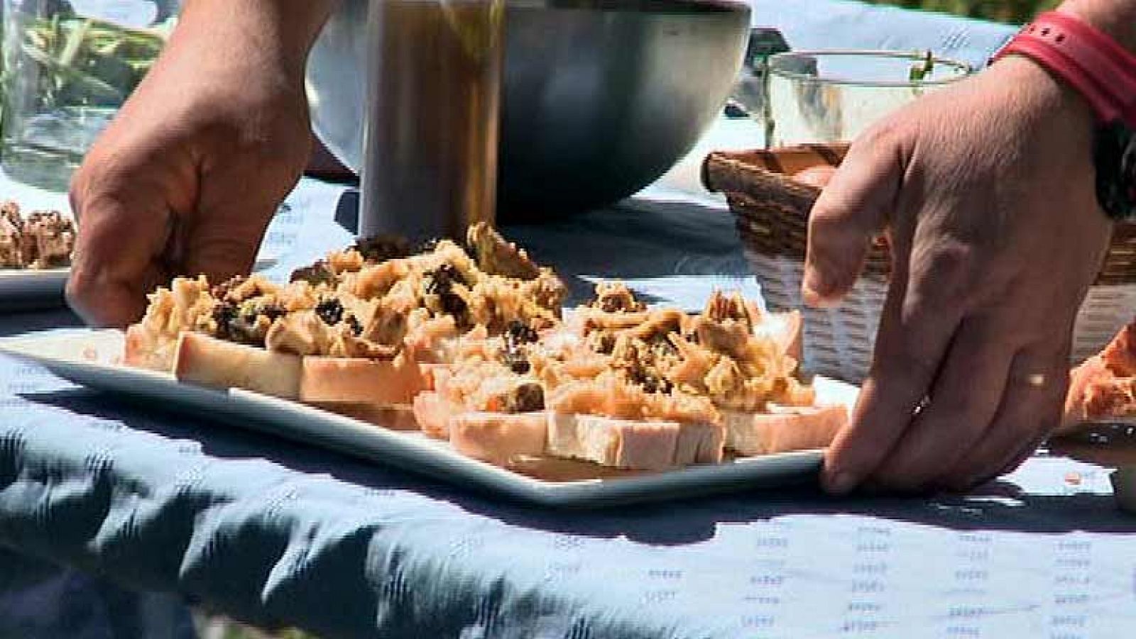 Receta de revuelto de colmenillas e isones con ajetes tiernos en tostada